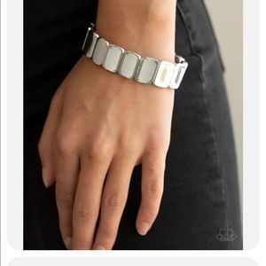 NEW PAPARAZZI RETRO EFFECT Silver Stretch Bracelet